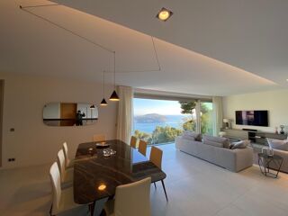  Maison à louer 6 pièces 360 m²