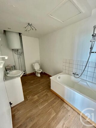  Appartement à louer 3 pièces 65 m²