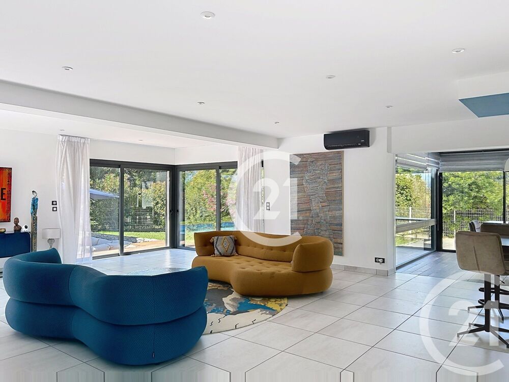 A VENDRE LATOUR BAS ELNE EXCEPTIONNELLE VILLA D'ARC....