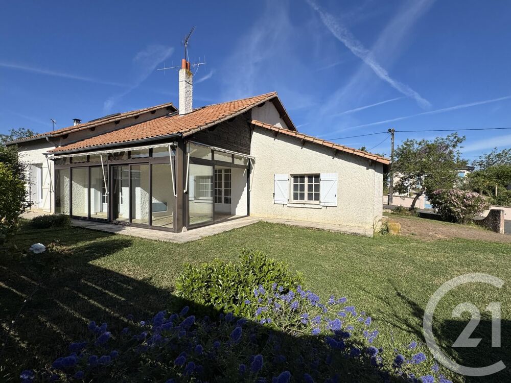 Tout près, juste au Sud immédiat de Poitiers dans un env....