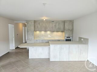  Appartement à louer 4 pièces 81 m²