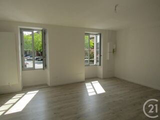  Appartement à louer 5 pièces 101 m²