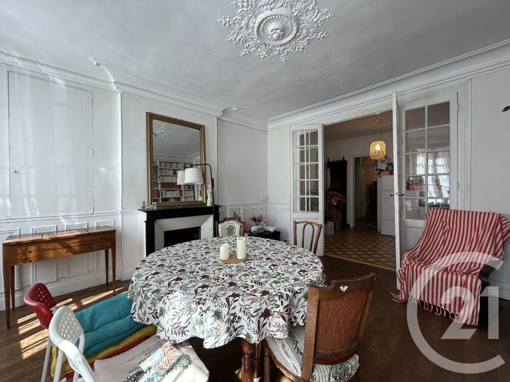 FONTAINEBLEAU - Nous vous proposons une maison situ....
