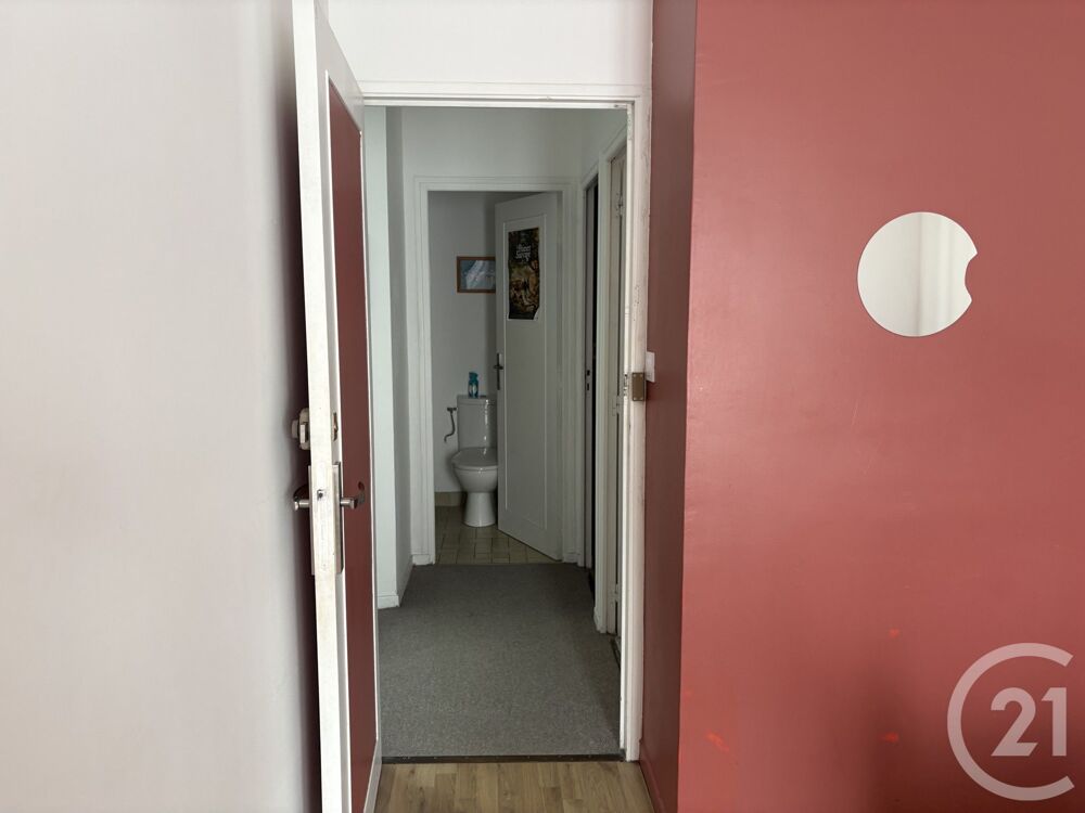 Emplacement de 1er ordre pour cette maison de ville proc....