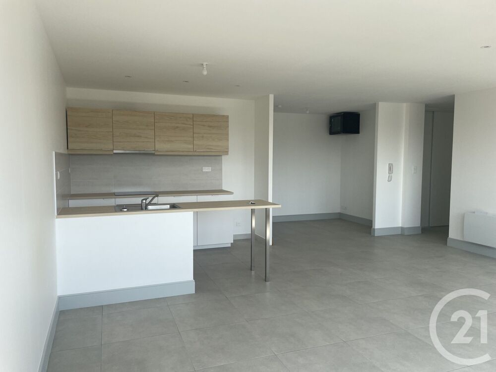 location Appartement - 4 pièce(s) - 105 m² Montpon-Ménestérol (24700)
