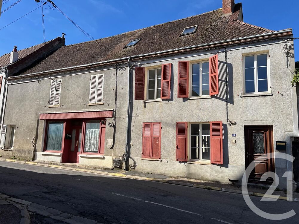 A 92 KMS DE PARIS, Dans un village calme à 5 minutes....