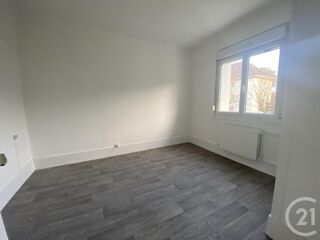 Appartement � louer 4 pi�ces 77 m�