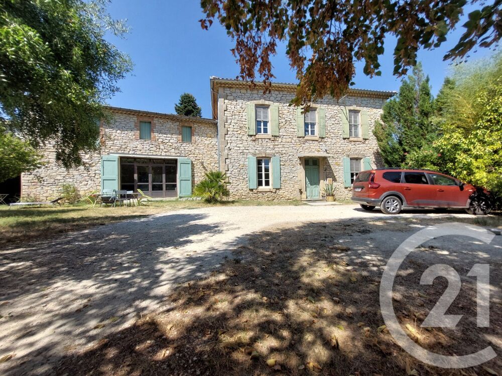 Idéalement située à proximité d'Uzès et de la N106, perm....