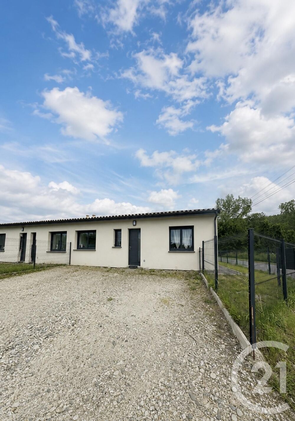 Découvrez cette charmante maison de plain-pied neuve, of....