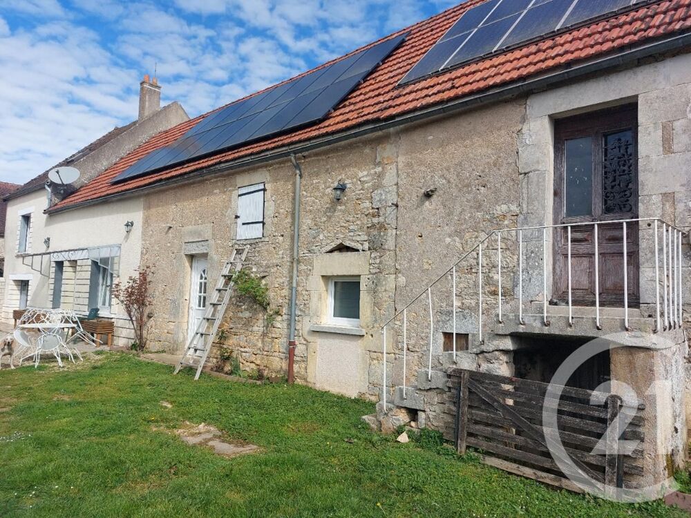 à 27 km D'Auxerre ou d'Avallon Située dans un hameau cal....