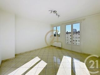  Appartement à louer 3 pièces 52 m²