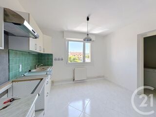  Appartement à louer 2 pièces 61 m²