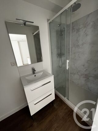  Appartement à louer 2 pièces 27 m²