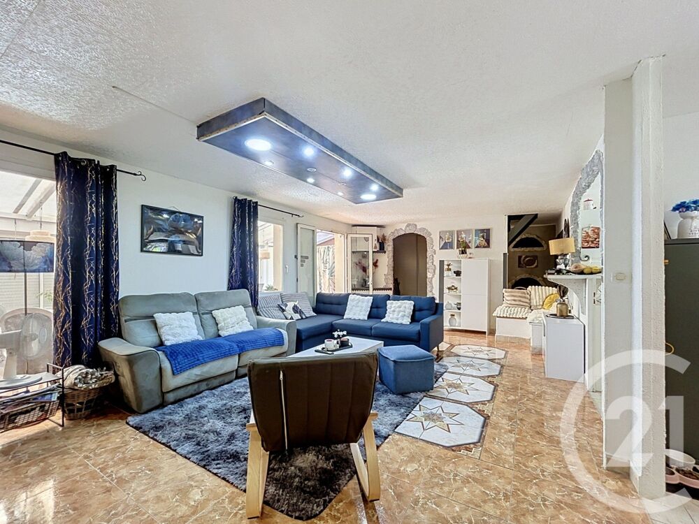 MIRAMAS DOMAINE DE 305 M² AVEC 4 HABITATIONS, PISCINE E....