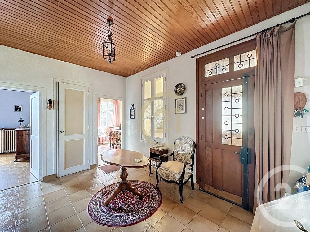 Venez découvrir cette villa d'environ 185 m² habitables,....