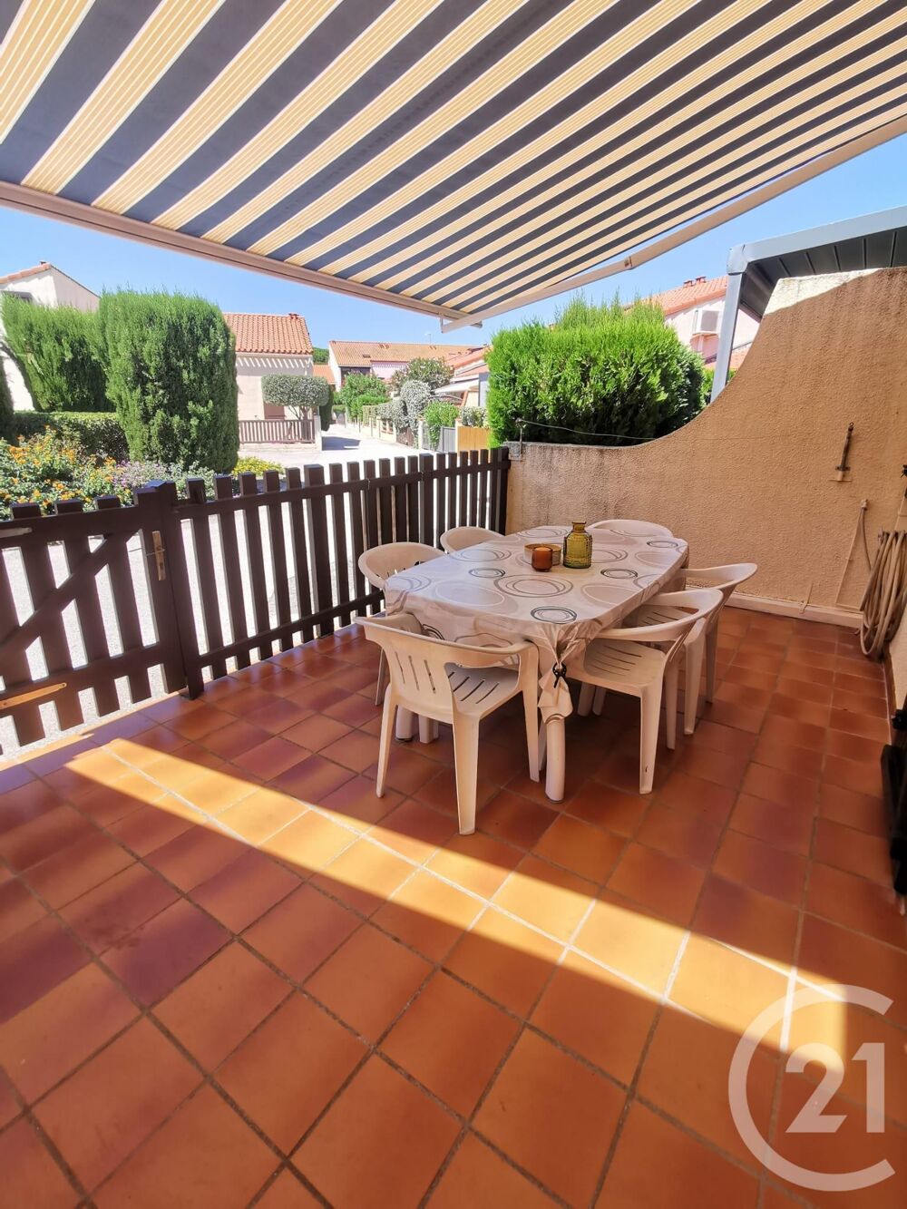 -LOCATION SAISONNIERE- Situé dans une résidence cal....
