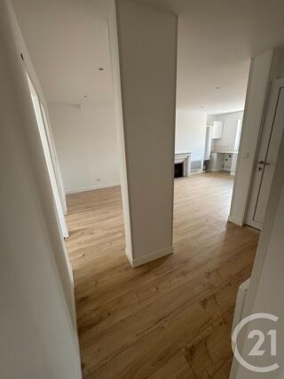  Appartement à louer 4 pièces 61 m²