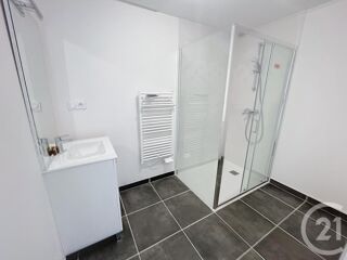  Appartement à louer 3 pièces 63 m²