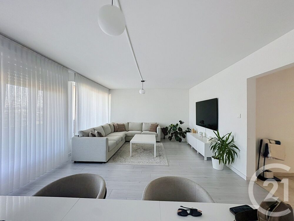location Appartement - 4 pièce(s) - 100 m² Sochaux (25600)