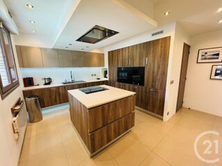  Maison à louer 8 pièces 268 m²