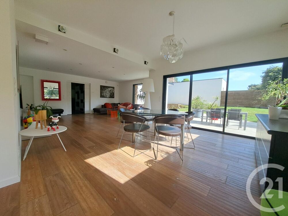 vente Maison - 6 pièce(s) - 210 m² Saint-Avé (56890)