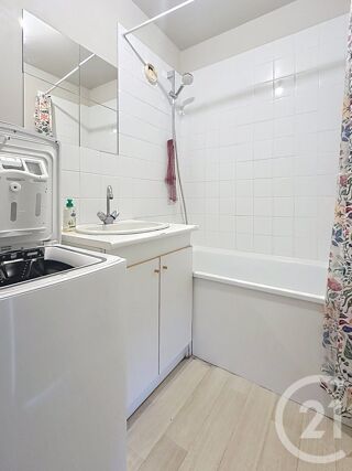  Appartement à louer 2 pièces 80 m²