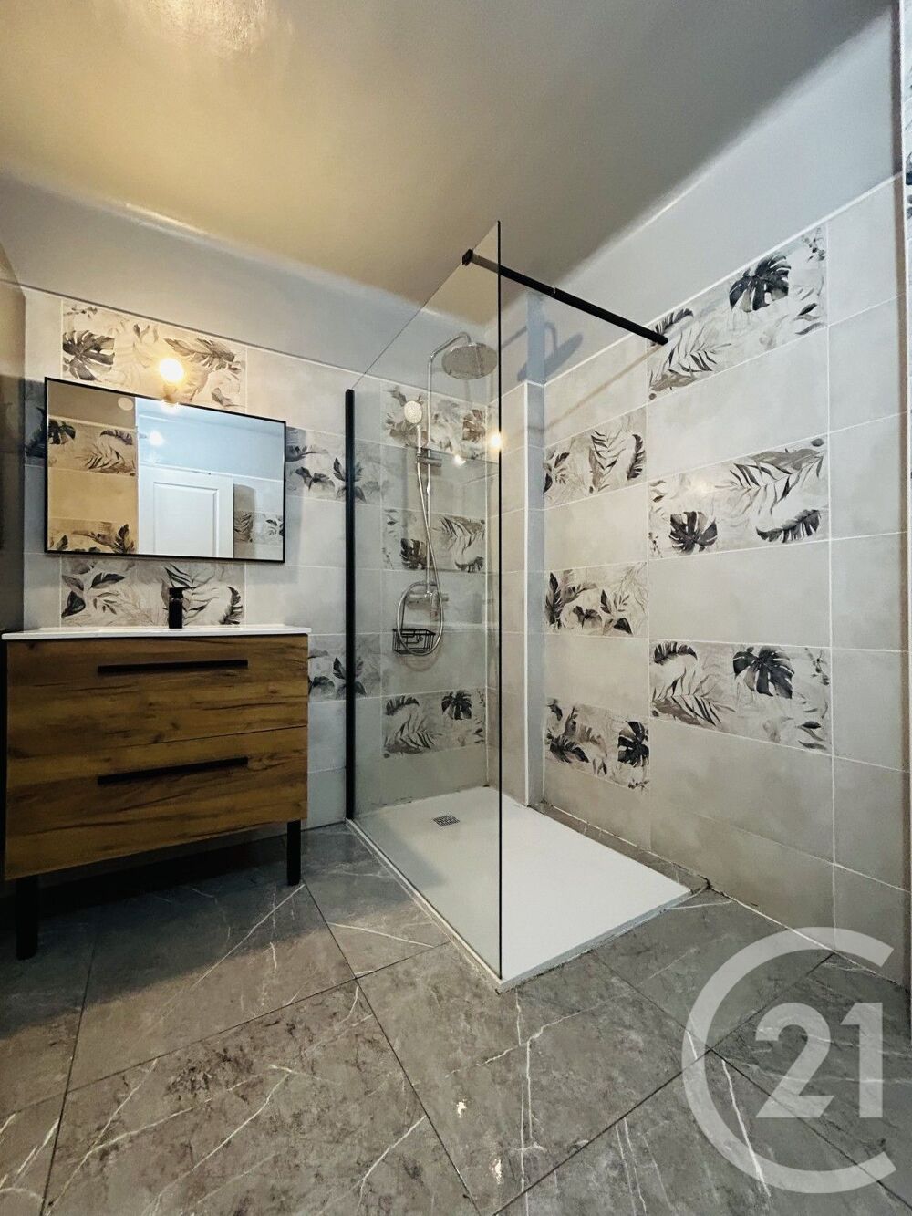 APPARTEMENT DE TYPE T4 - QUARTIER SAINT GAUDERIQUE <....