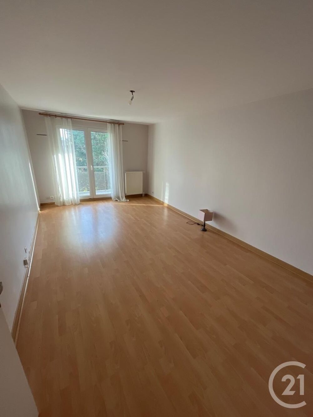 Situé au 2ème étage d'un immeuble avec ascenseur, cet ap....