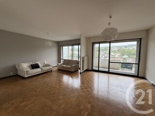  Appartement à louer 3 pièces 77 m²