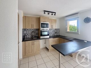  Appartement à louer 2 pièces 68 m²