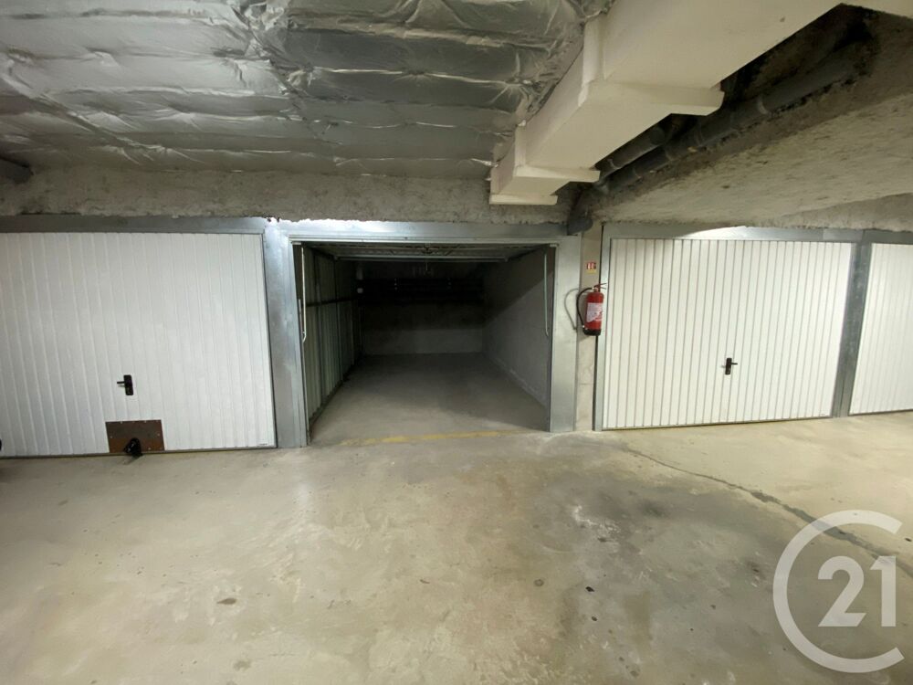 location Parking / Garage - 12 m² Saint-André-de-la-Roche (06730)