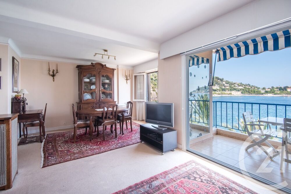 Villefranche-sur-Mer: En front de mer, niché en étage él....