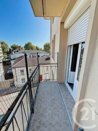  Appartement à louer 4 pièces 75 m²