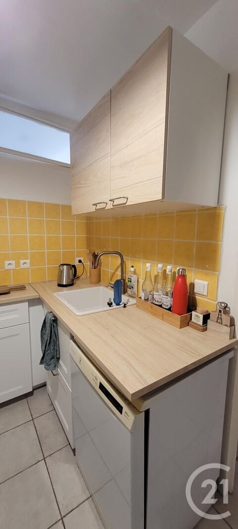  Appartement � louer 3 pi�ces 156 m�