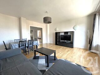  Appartement à louer 3 pièces 82 m²