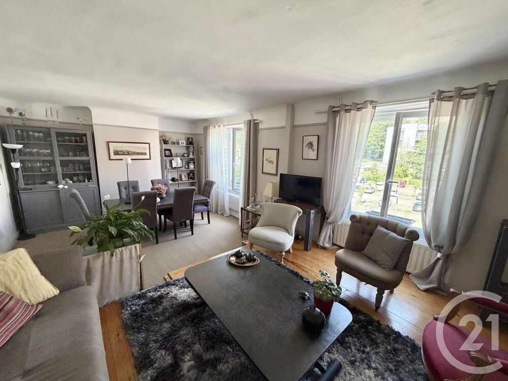**À vendre : Appartement duplex de 109 m² à Mariette** <....