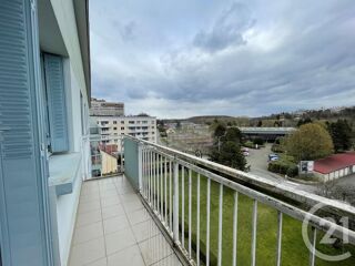  Appartement à louer 5 pièces 84 m²