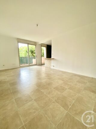  Appartement à louer 3 pièces 74 m²