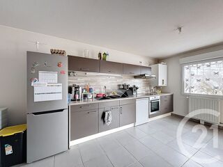  Appartement à louer 6 pièces 105 m²