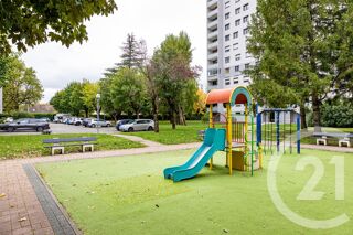  Appartement  vendre 4 pices 80 m