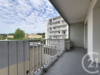  Appartement à louer 4 pièces 87 m²