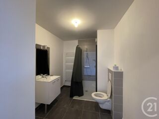  Appartement à louer 3 pièces 53 m²