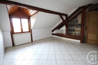  Appartement à louer 3 pièces 103 m²