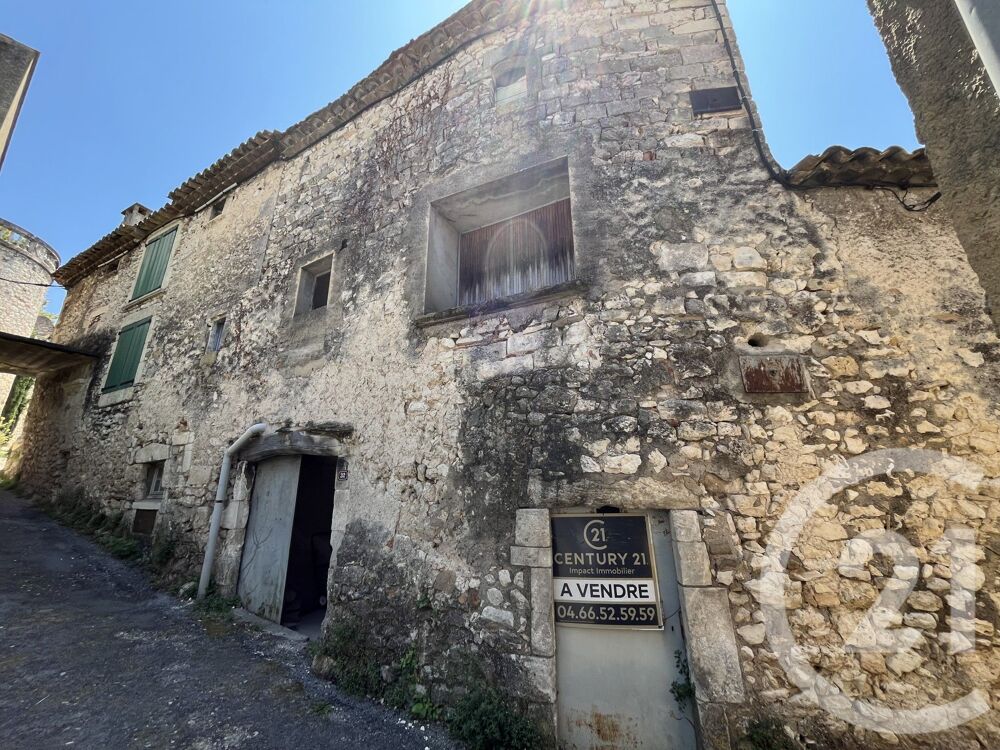 Au centre du village, venez découvrir cet ensemble immob....