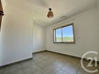  Appartement à louer 4 pièces 75 m²