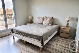  Appartement à louer 5 pièces 108 m²
