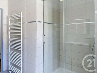  Appartement à louer 3 pièces 65 m²