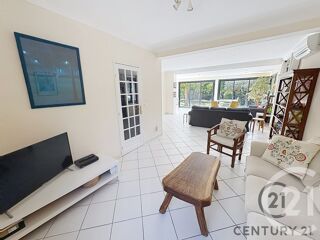  Maison à louer 6 pièces 205 m²