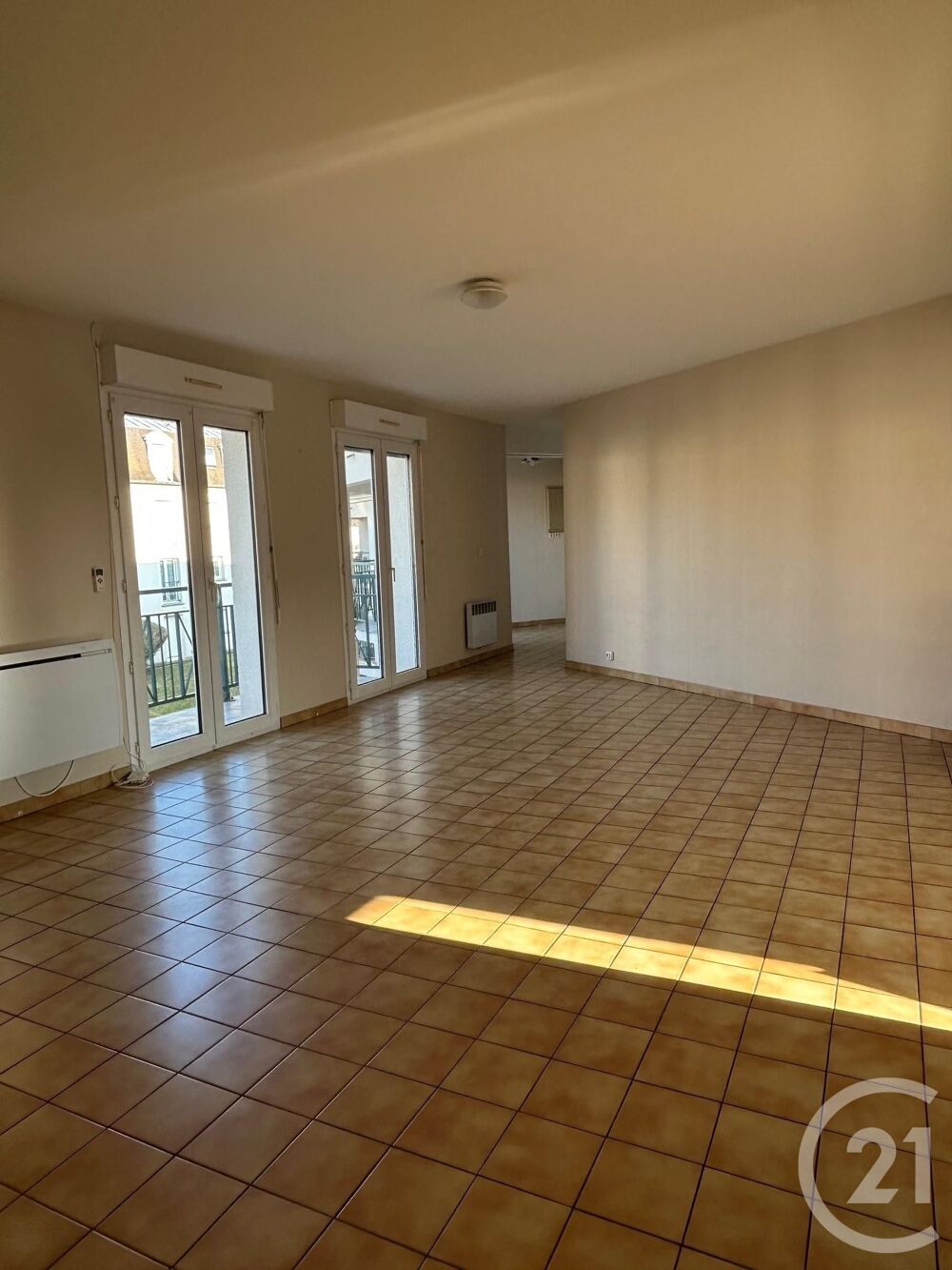 location Appartement - 3 pièce(s) - 66 m² Avon (77210)