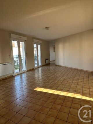  Appartement à louer 3 pièces 66 m²